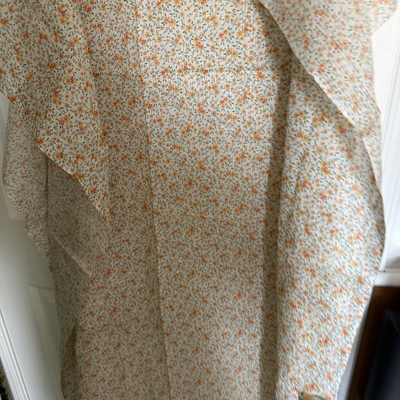 Vintage fabric white with yellow flowers red and green36 inches x120 inches. - Picture 5 of 5